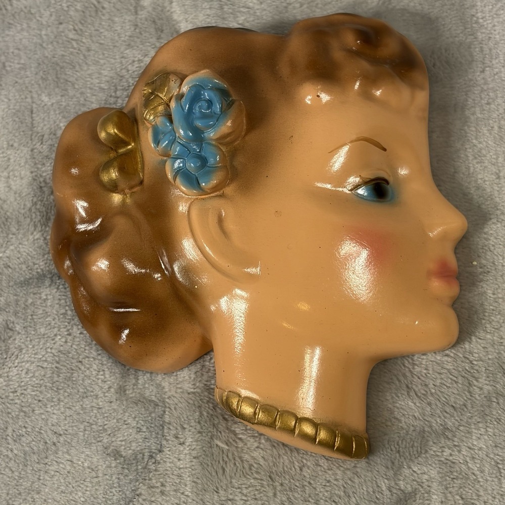 Vintage Wall Pocket Girl With Pony Tail Head Vase. Bow On Her Neck Blue Eyes - Picture 6 of 10